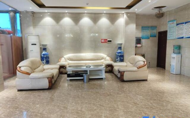 Xinyang Lingyun Hotel Chain