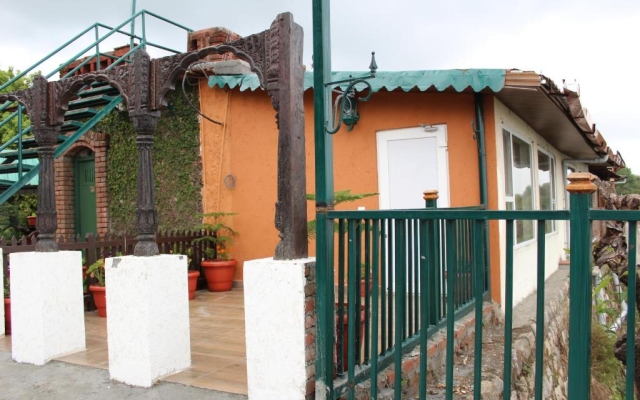 Jharipani Castle