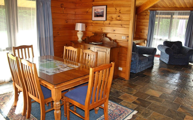 Dii Elduu House Cottage – Guest Rooms – Burnt Pine