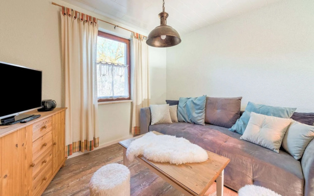 Spacious Apartment near Lake in Guntersberge