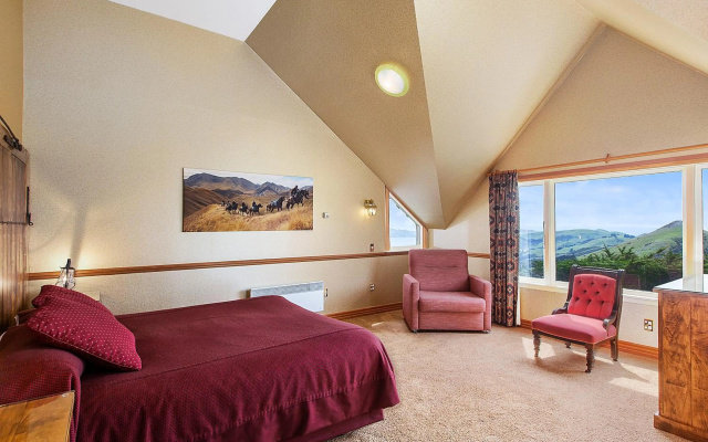Larnach Lodge – Guest Rooms – Dunedin