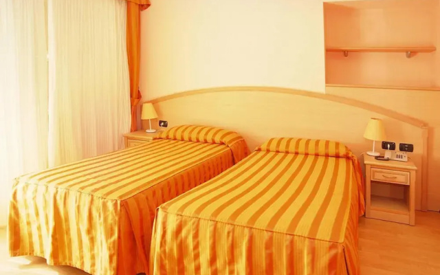 Apartment by Lake Maggiore With Boat Dock