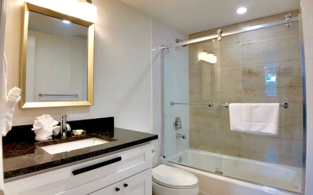 Siesta Heron Suites & Villas