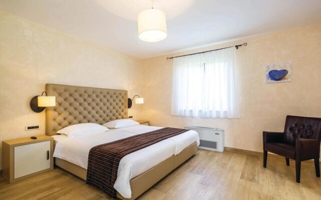 Beautiful Home in Turcic With Wifi and 4 Bedrooms