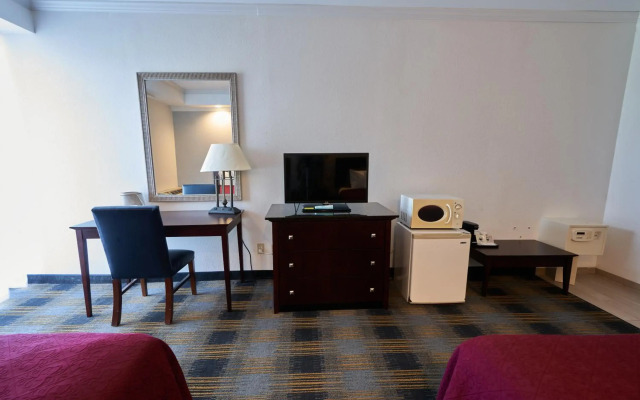 Riverview Inn & Suites