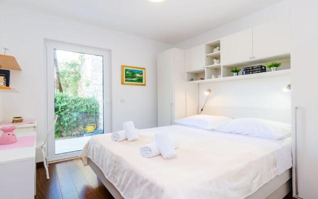 Blue Lagoon Apartment