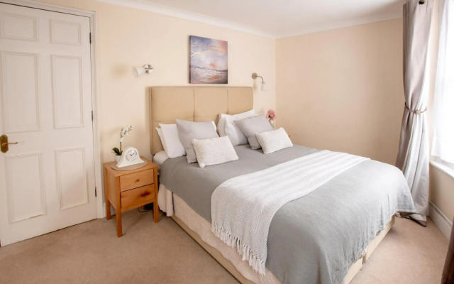 Park Lane Apartments - Clarges St