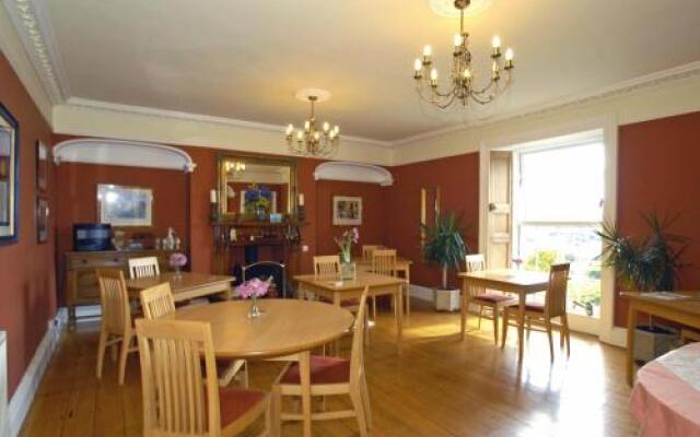 Frondderw Country House