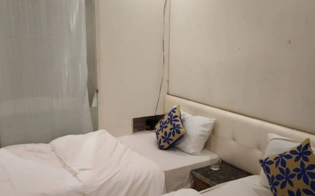 Hotel brijwasi palace