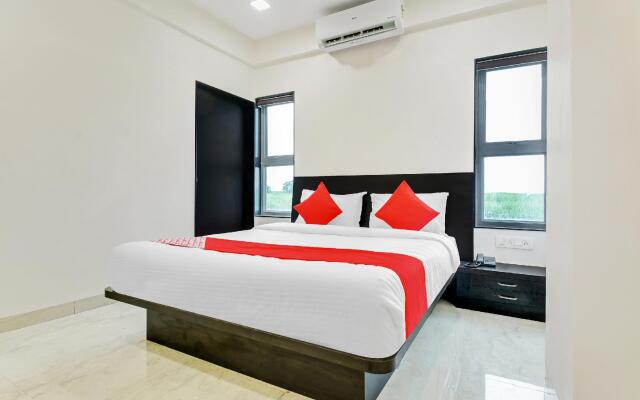 OYO Flagship 60752 V&S Hotel