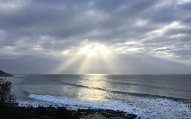 Y Vue - Beachside Apartment with Ocean Views