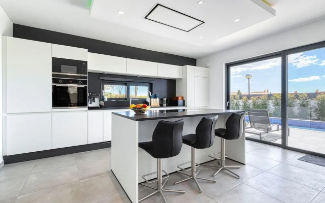 Manatee Modern Luxurious Villa