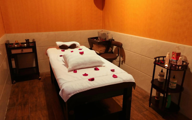 Royal Grand Suite Hotel