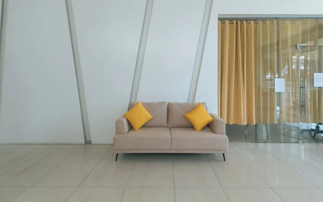 RedDoorz at LuxeLite Suites Makati