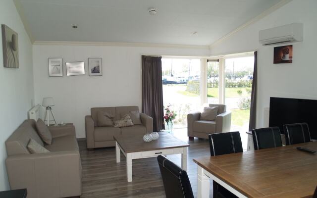 Detached Chalet 30km From Maastricht