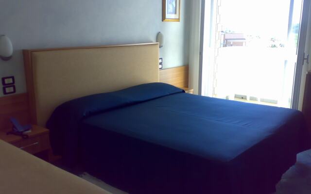 Alexandra Plaza Hotel