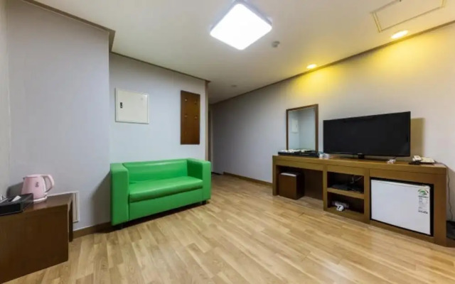 Boryeong (Daecheon) Mud Beach Hotel