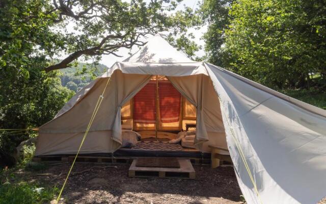 Wood Cabin & 4 Large Bell Tents - Hapus Hideaway