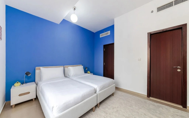 Panoramic Spacious City View 2BR Escape