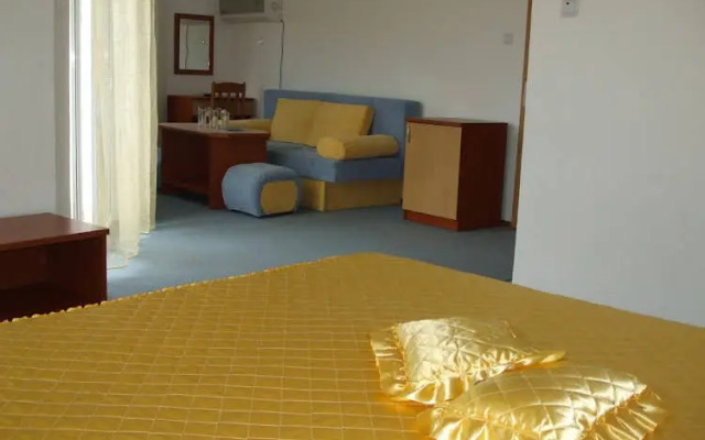 Poseidon Family Hotel