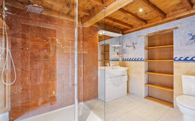 Holiday Home in Le Manoir With Jacuzzi in Summer