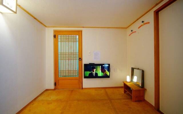 Jeonju Hongsi Hanok Guesthouse