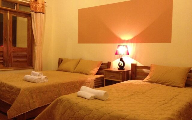 Thuyhouse Resort