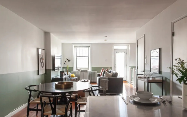 Domio Rittenhouse Square Charming 3BR Duplex + Deck