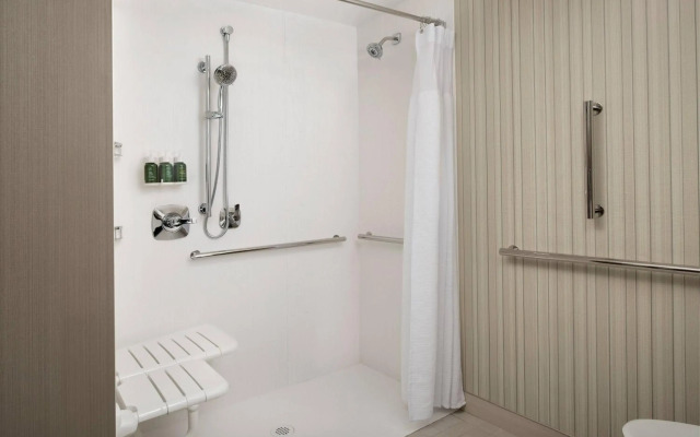 Courtyard by Marriott Portland East