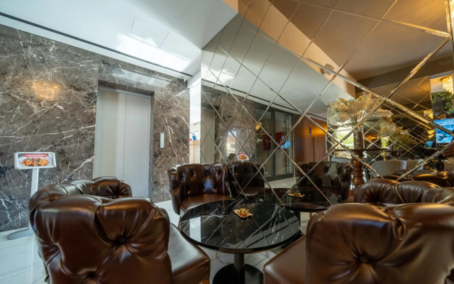 Sky Roof Hotel
