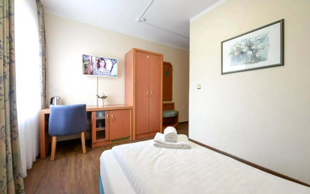 Hotel Opal
