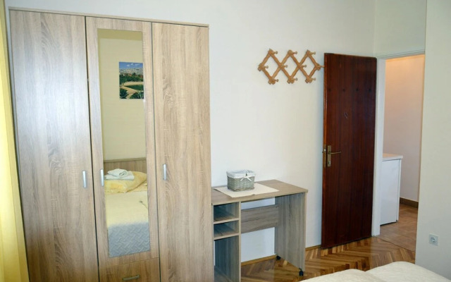 Zdravko - Comfortable & Close to the sea - A4