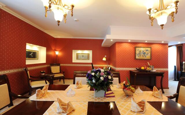 Kempinski Hotel Khan Palace