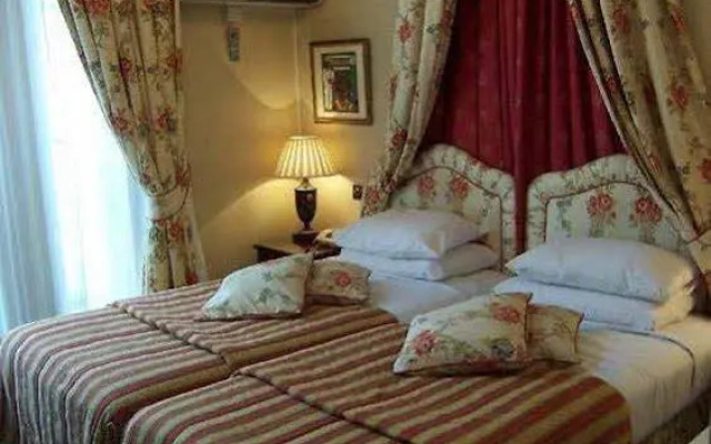 The Gallery Hotel