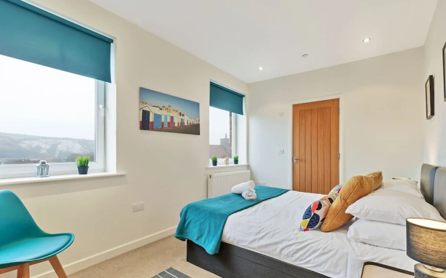 Chalk Cliff panoramic view apartment