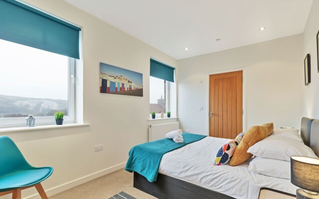 Chalk Cliff Panoramic View Apartment