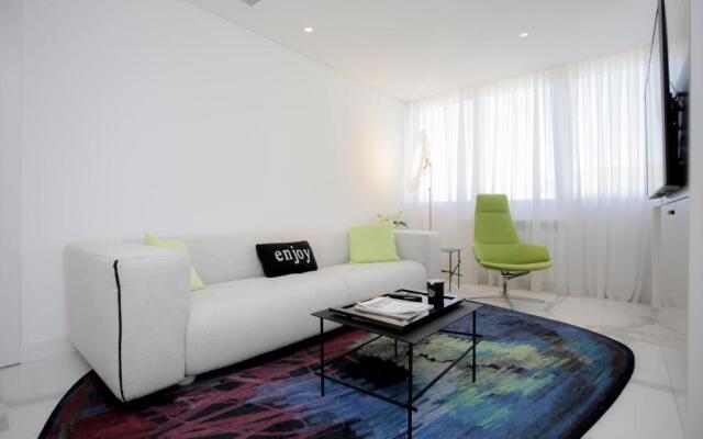 Sea Side Luxury Apartment