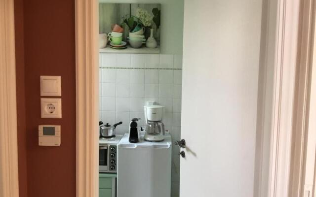 Athens-Plaka, Peter’s beautiful apartment in Temple of Zeus