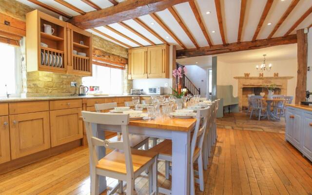 White Hart House, BURFORD