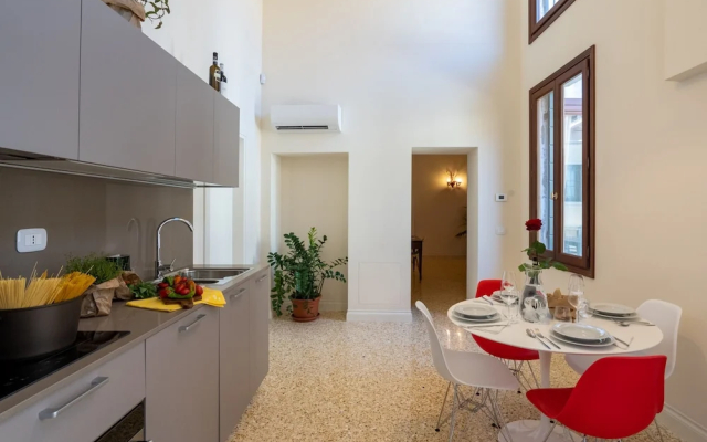 Ca' Longo Palace Apartments