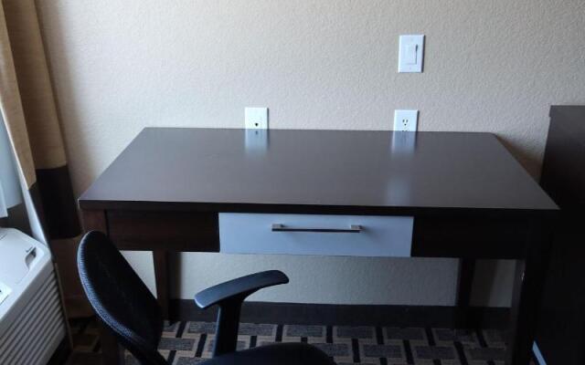 West Worth Inn and Suites