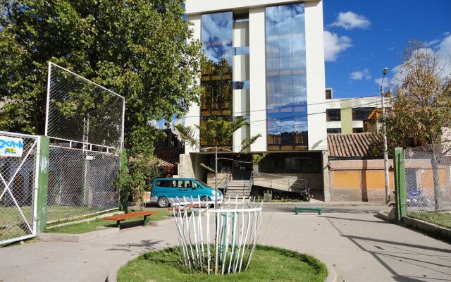 Florida del Inca Hotel