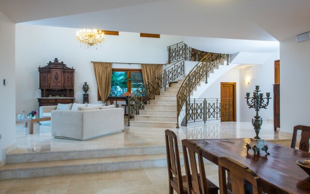 Mansion by Estia