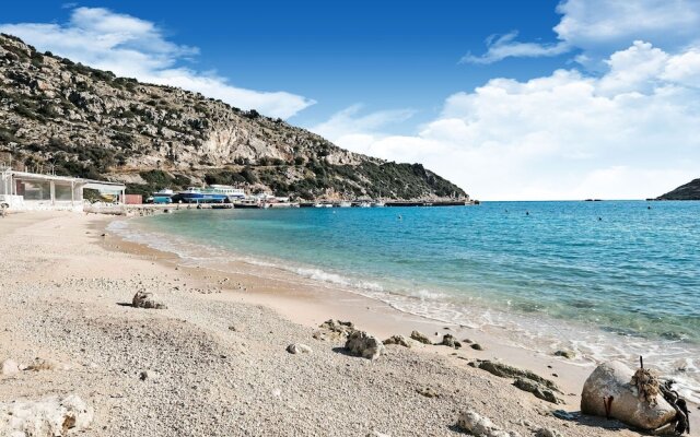 Quaint Holiday Home in Volimes Near Navagio Beach