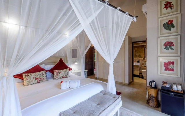 Khaya Ndlovu Safari Manor