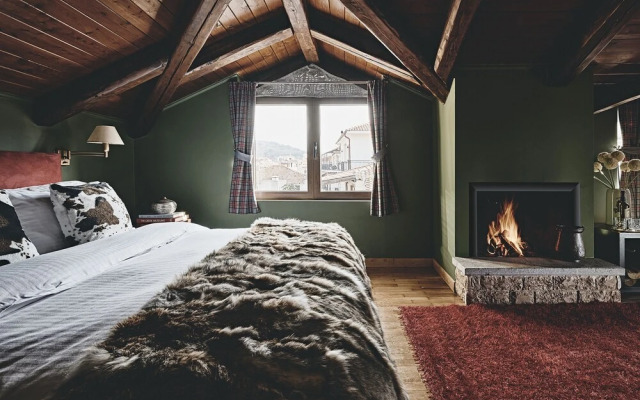 Nostos Suites by White Hills