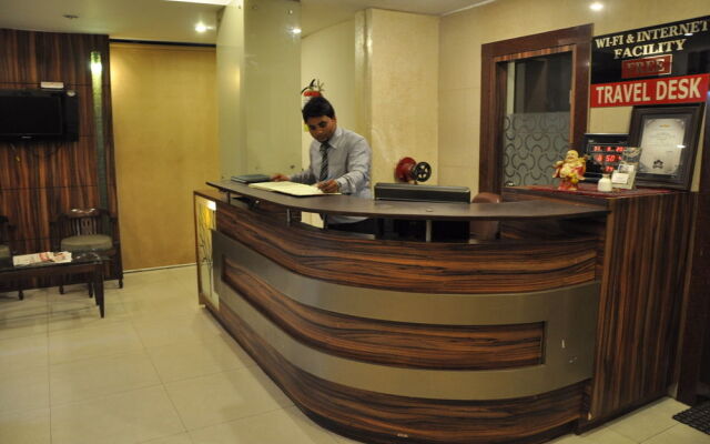 Hotel Crystal Retreat