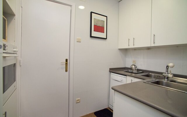 Cute & Spacious Eixample Apartment