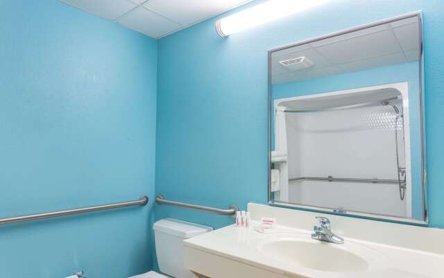 Super 8 by Wyndham Indianola
