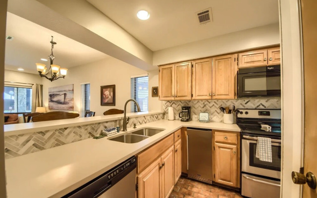 Delroy Curly Ray s Comal Condo